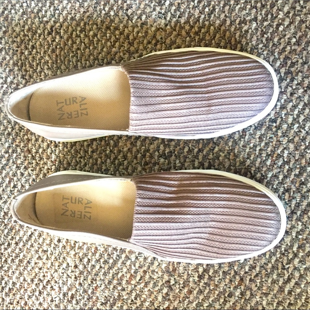 Naturalizer Brogan Slip on Sneaker